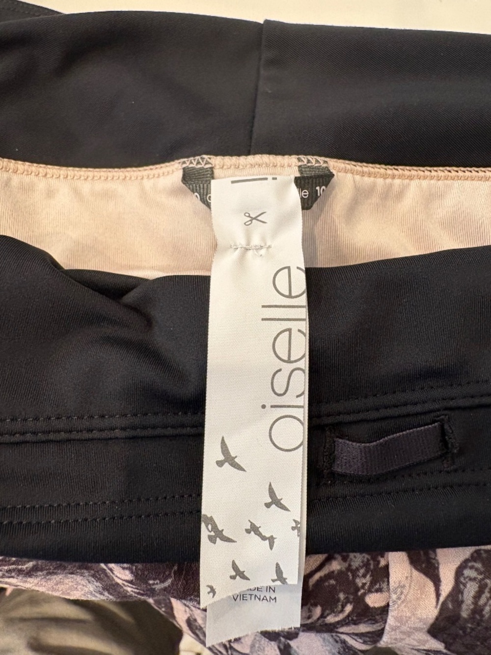 Running Shorts Oiselle Roga Built in Brief Botanical Toile Print Size 10 - Picture 9 of 9